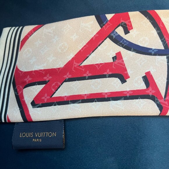 Louis Vuitton Bandeau like new, with box, tags and original tissue paper - Picture 1 of 7
